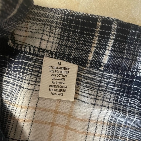 NWT no comment long sleeves plaid button down tunic/shirt dress. Size medium - Picture 6 of 7